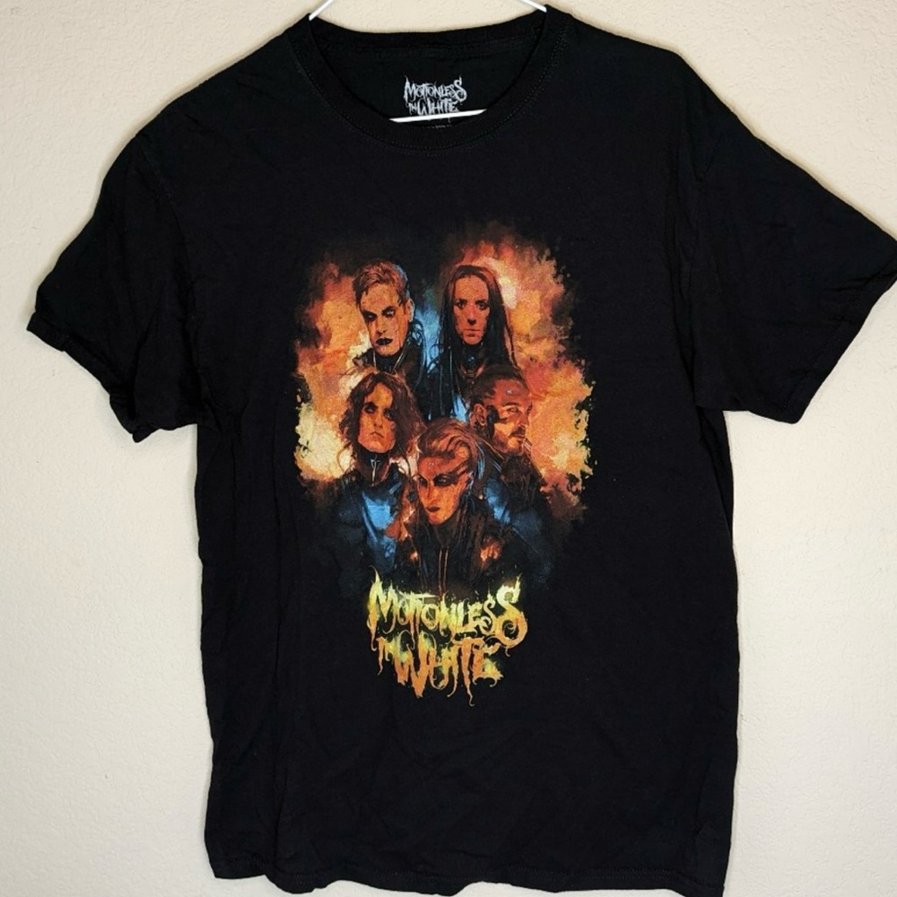 Motionless In White Group Girl's Large Boyfriend Fit Black T-Shirt Graphic Print